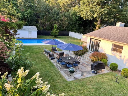 3825 Stars Rd, East Marion, NY, 11939-1197 | Card Image