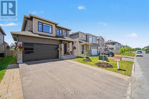 616 Moonflower Cres, Gloucester, ON, K1T0X8 | Card Image
