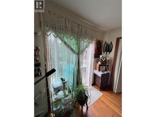709 2nd St, Castlegar, BC, V1N1Y9 | Card Image