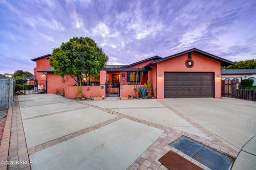 689 Woodland Dr, ARROYO GRANDE, CA, 93420-4251 | Card Image