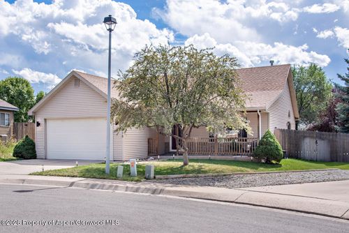 318 Mesquite Ct, New Castle, CO, 81647-9454 | Card Image