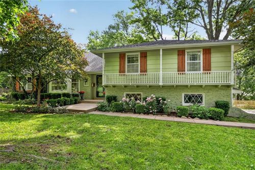 10345 Cherokee Ln, Leawood, KS, 66206-2510 | Card Image