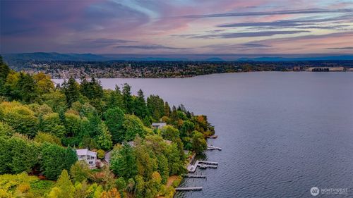 8449 W Mercer Way, Mercer Island, WA, 98040-5632 | Card Image