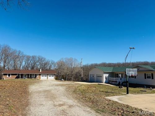 205 and 207 Center Point Rd, Steelville, MO, 65565 | Card Image