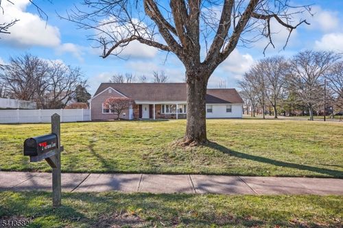 2 Varnum Ln, Manalapan, NJ, 07726-2923 | Card Image