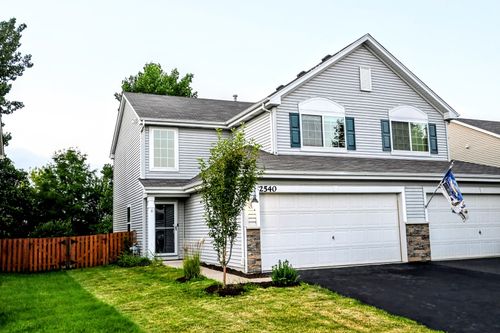 2540 Carlisle Ln, Hampshire, IL, 60140-9018 | Card Image