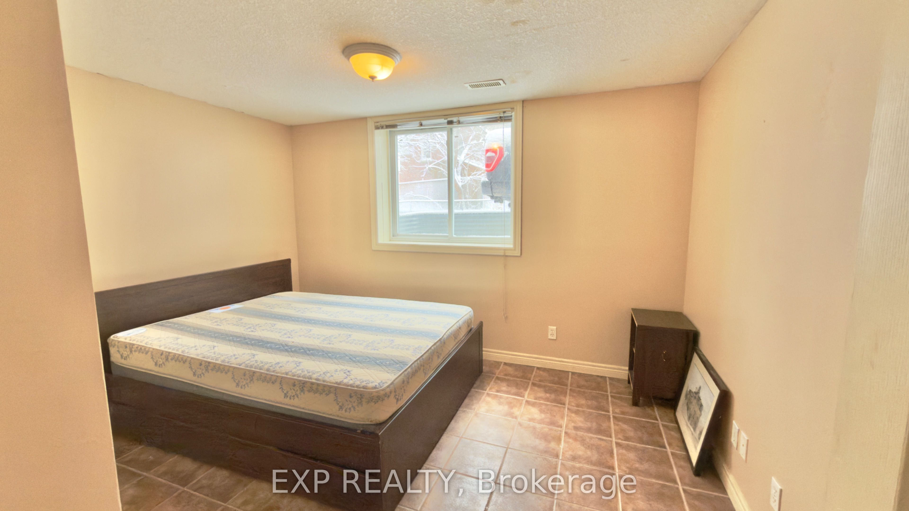 Residential Lease in Waterloo 4