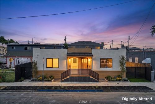 846 N Washington Pl, Long Beach, CA, 90813-4720 | Card Image