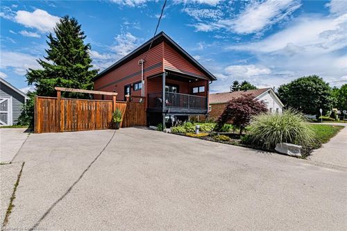2017 Erie St, Port Dover, ON, N0A1N7 | Card Image