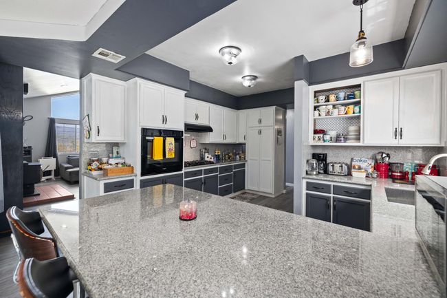 18401 Pellisier Rd-40 | Image 33