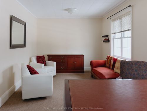 {{alt}} | Card Image