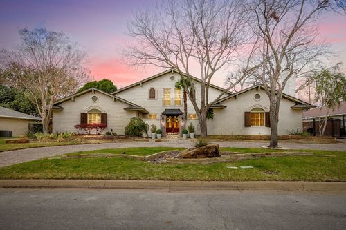 3928 Stonehenge Rd, Fort Worth, TX, 76109-3414 | Card Image