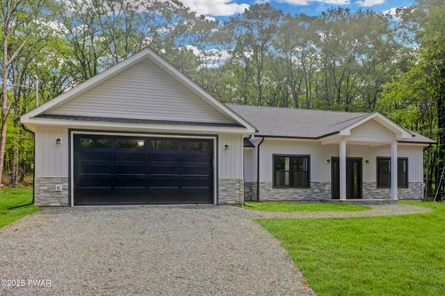 110 Middleton Dr, Milford, PA, 18337-9668 | Card Image