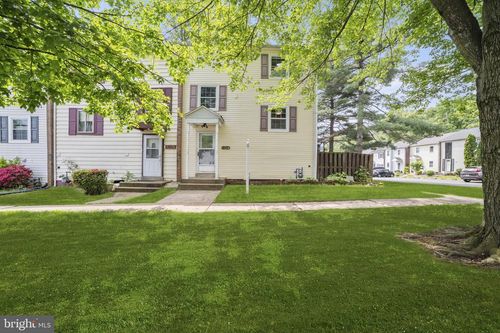 9328 Humphries Dr, BURKE, VA, 22015-1543 | Card Image