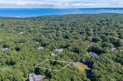 30 Squires Blvd, Hampton Bays, NY, 11946-2028 | Card Image