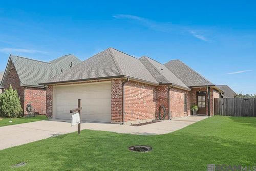 15055 Garden Creek Dr, Walker, LA, 70785-5227 | Card Image