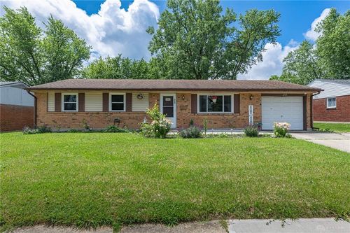 250 Grantwood Dr, West Carrollton, OH, 45449-1570 | Card Image