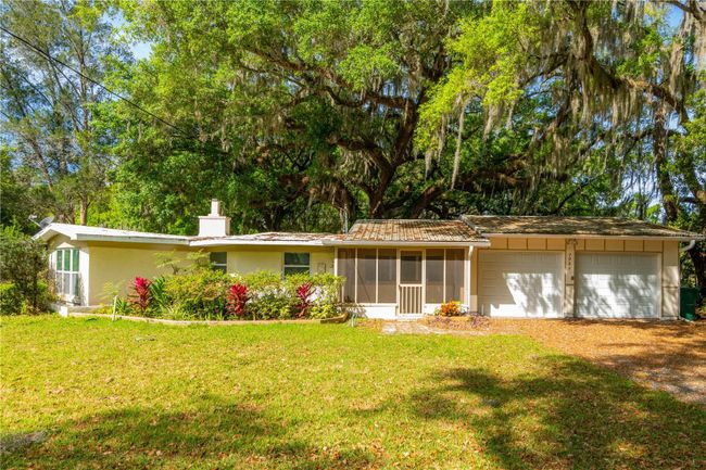 7988 County Road 129, House other with 3 bedrooms, 2 bathrooms and null parking in Wildwood FL | Image 1