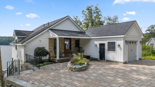 182 Manchaug Rd, Sutton, MA, 01590-1648 | Card Image