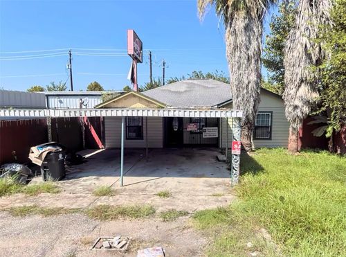 205 E 28th St, Houston, TX, 77008-2133 | Card Image