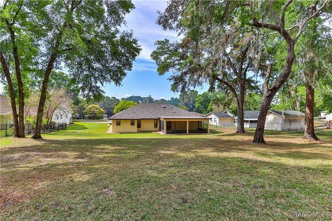 8087 E Decatur Ct, House other with 3 bedrooms, 2 bathrooms and 3 parking in Floral City FL | Image 48