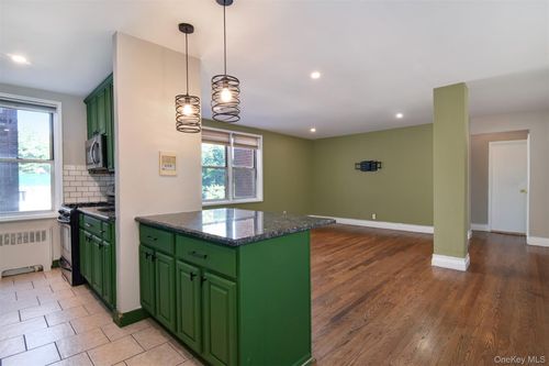 2c-1111 Midland Ave, Yonkers, NY, 10708-6327 | Card Image