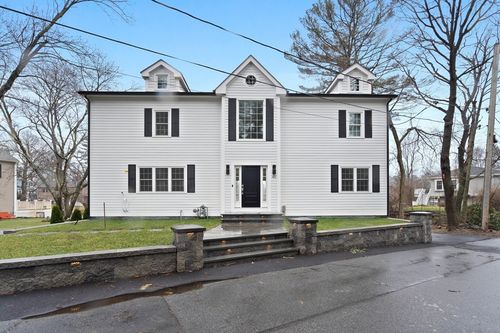 45-45 Lakeview Ave, Lynnfield, MA, 01940-1919 | Card Image