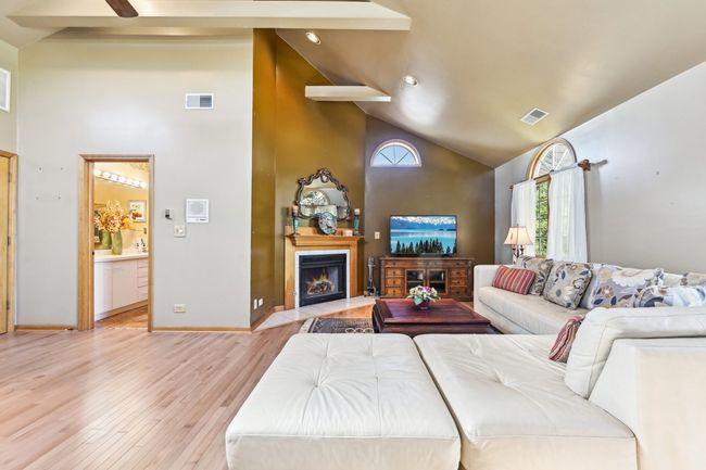 8252 N Caldwell Ave, House other with 4 bedrooms, 3 bathrooms and 2 parking in Niles IL | Image 25