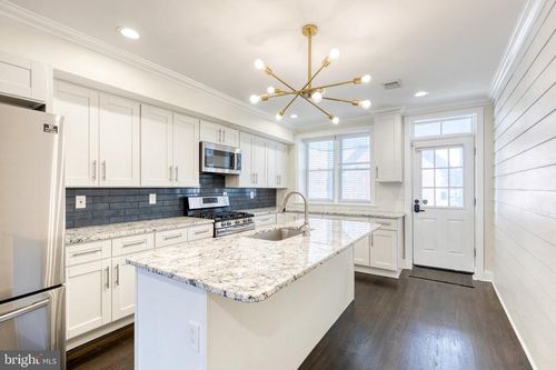 3306 Fleet St, BALTIMORE, MD, 21224-4110 | Card Image