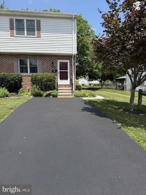 112 Charles Ave, HANOVER, PA, 17331-3335 | Card Image