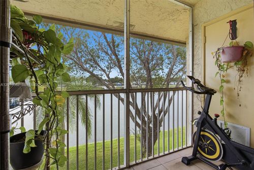 204-5501 Lakeside Dr, Margate, FL, 33063-7626 | Card Image