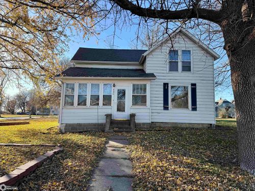 906 Maple St, Scranton, IA, 51462-8424 | Card Image