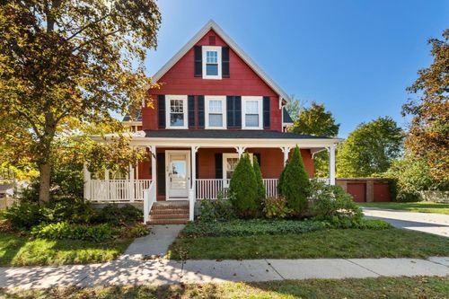 39 Forest St, Winchester, MA, 01890 | Card Image