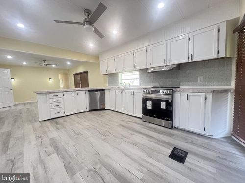 202 Mount Laurel Dr, RIDGELEY, WV, 26753-9558 | Card Image