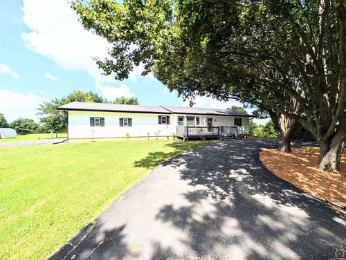 255 N 5th St, New Strawn, KS, 66839-9011 | Card Image