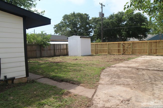 1115 W 4 Th St, House other with 3 bedrooms, 1 bathrooms and null parking in Freeport TX | Image 17