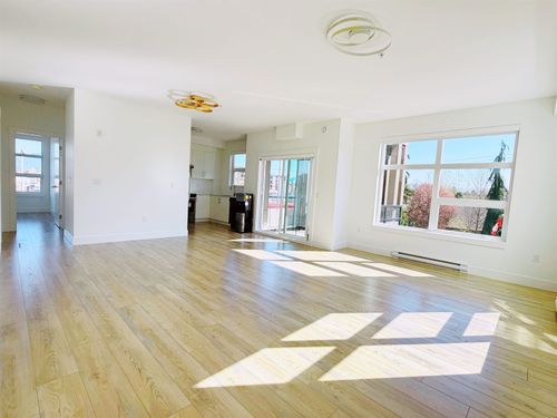 303-22577 Royal Crescent, Maple Ridge, BC, V2X2M2 | Card Image