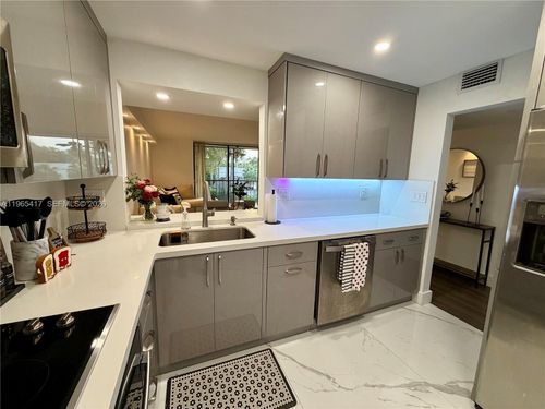 apt-212-8045 Sw 107th Ave, Miami, FL, 33173-4864 | Card Image