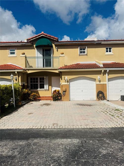 6880-6880 Sw 158th Ct, Miami, FL, 33193-3605 | Card Image