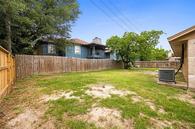 8803 Enchanted Forest Dr, House other with 3 bedrooms, 2 bathrooms and 2 parking in Houston TX | Image 24