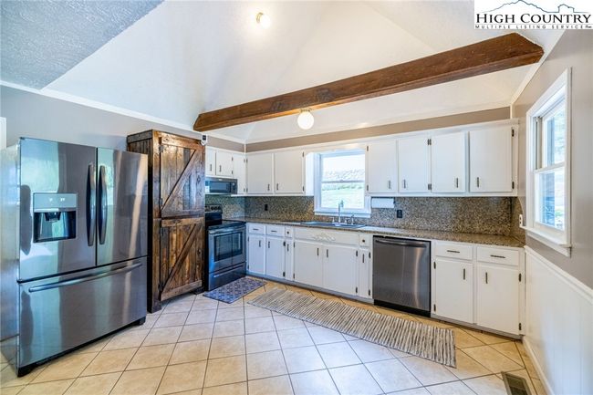 337 Pioneer Rdg, House other with 3 bedrooms, 2 bathrooms and null parking in Sparta NC | Image 7