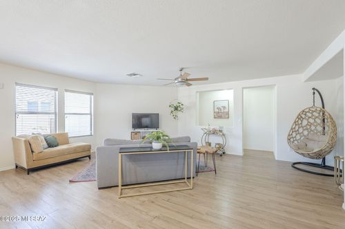 12886 N Desert Olive Dr, Oro Valley, AZ, 85755-1862 | Card Image