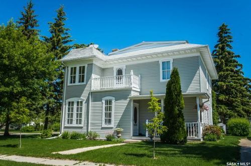 802 Windover Ave, Moosomin, SK, S0G3N0 | Card Image