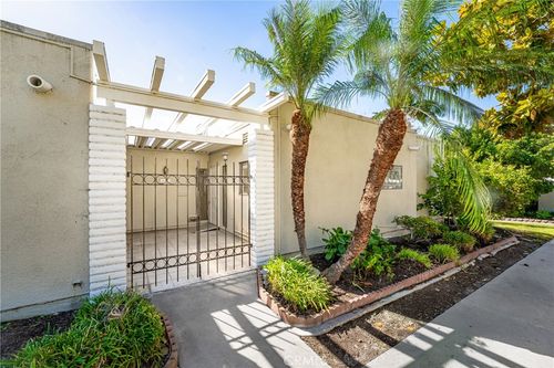 d-2005 Via Mariposa W, Laguna Woods, CA, 92637 | Card Image