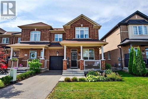 225 Skinner Road S, Hamilton (Waterdown), ON, L0R2H1 | Card Image