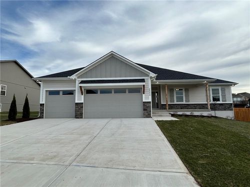 2344 Ne Colonnade Ave, Blue Springs, MO, 64029-7705 | Card Image