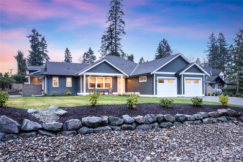8968 Henderson Ave, Black Creek, BC, V9J1A4 | Card Image