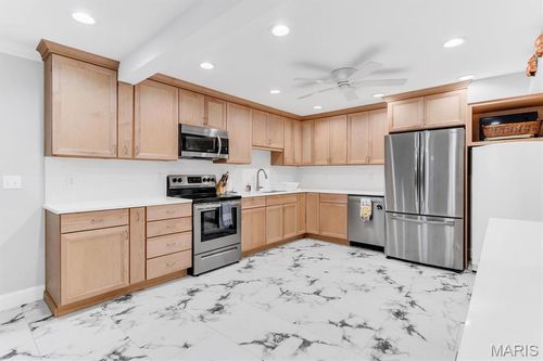 2-15046 Claymoor Ct, Chesterfield, MO, 63017-7849 | Card Image