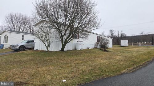 4 Walnut Ct, FLEETWOOD, PA, 19522-8329 | Card Image