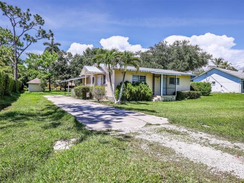 5211 Maple Ln, NAPLES, FL, 34113-8549 | Card Image